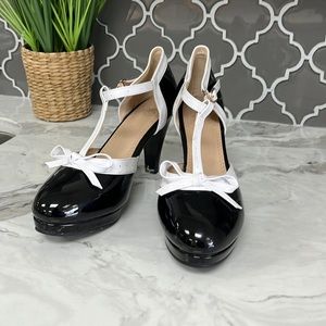Black and white retro pin up heels